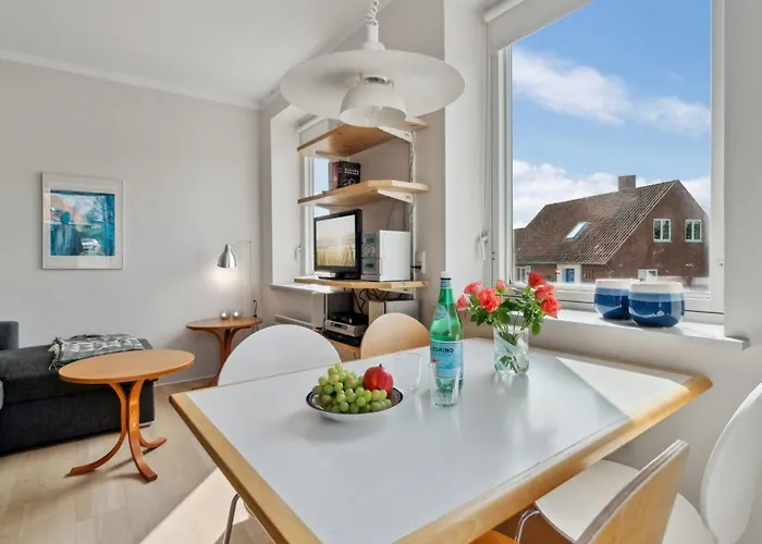 Apartment Kamile - 400m From The Sea By Interhome *
