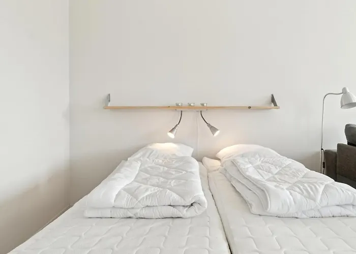 Apartment Kamile - 400m From The Sea By Interhome